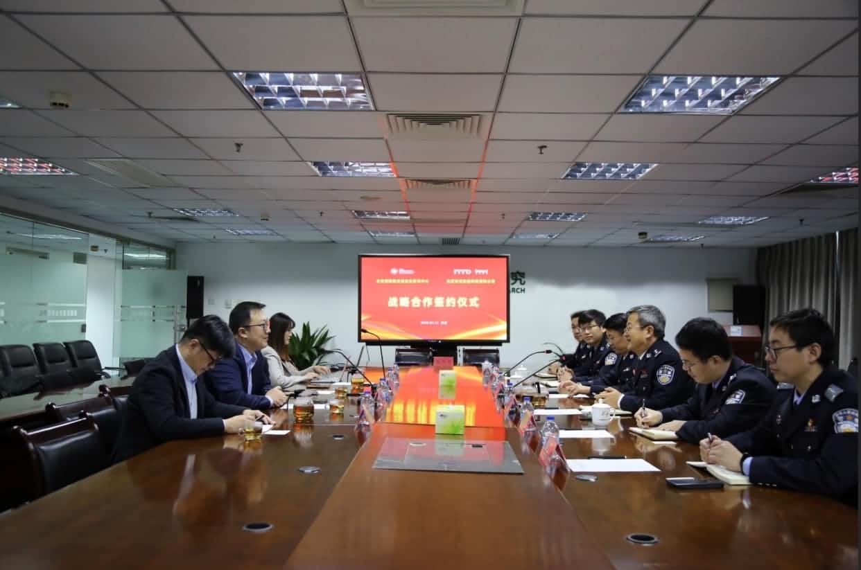 ���͸�ͨ�빫������·��ͨ�����о����ĸ濢ս������  ������������ݡ���Ч����ɫ�����ó���